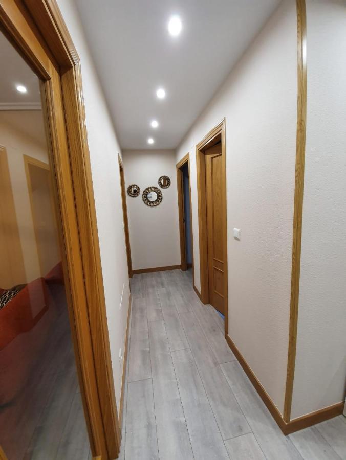 Apartamento De Tres Dormitorios Con Garaje Y Todos Los Servicios Cerca Burgo Екстериор снимка